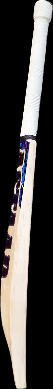 Astaad Combat Pro Grade 3 English Willow Cricket Bat, right edge